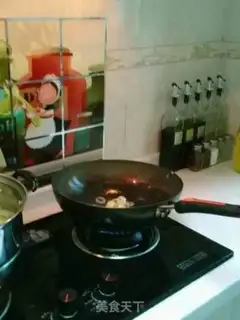 Make Tomato fried eggs step 6