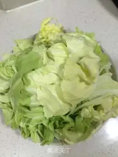 Make Scrambled hand tore the cabbage step 0