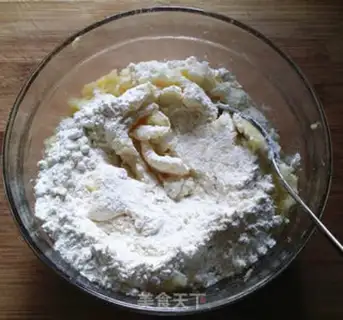 Make Spicy potato ball step 1