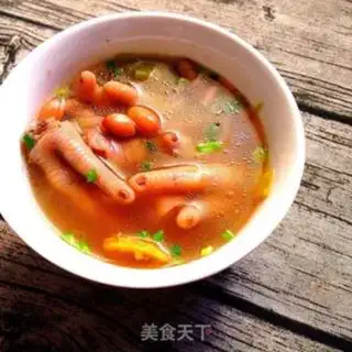 Make Peanut chicken claw soup step 5