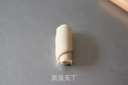 Make Squeeze meat mooncake step 6