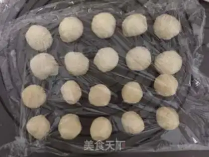 Make Lobster Mooncake step 10