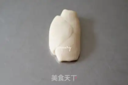 Make Squeeze meat mooncake step 7