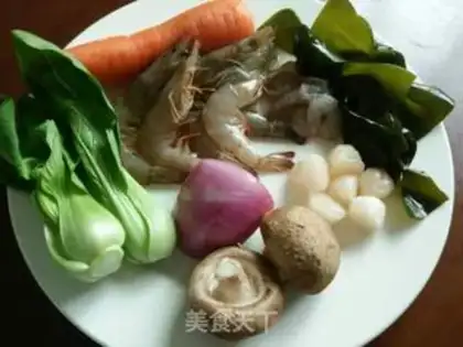 Make Vegetable seafood soup step 0
