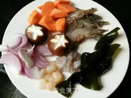 Make Vegetable seafood soup step 1
