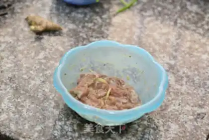 Make Black pepper beef fried onions step 4