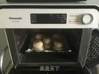 Make Lobster Mooncake step 21