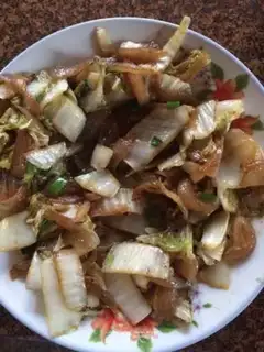 Make Onion fried cabbage step 0