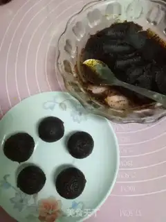 Make Sunflower mooncake step 7