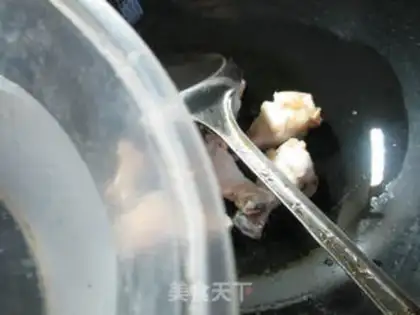 Make Tofu boiled chicken wings step 3