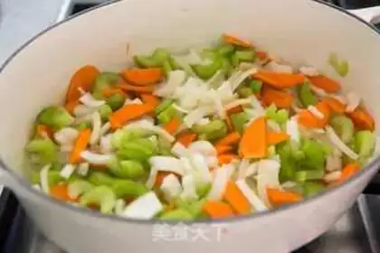 Make Cheese beef soup step 0