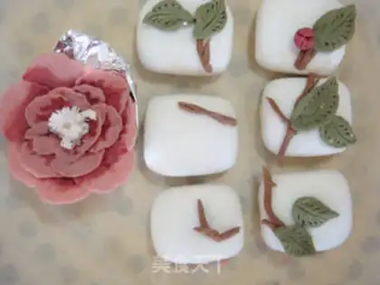 Make The sweet flower is a full moon step 16