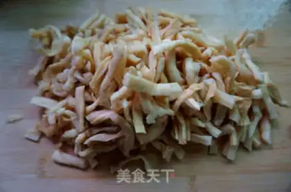 Make Spicy radish step 1