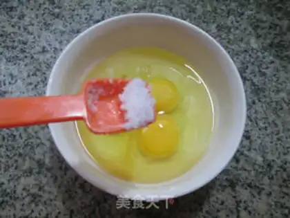 Make Shrimp radish and fried eggs step 2