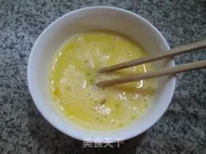 Make Shrimp radish and fried eggs step 3