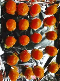 Make The egg yolk mooncake step 2