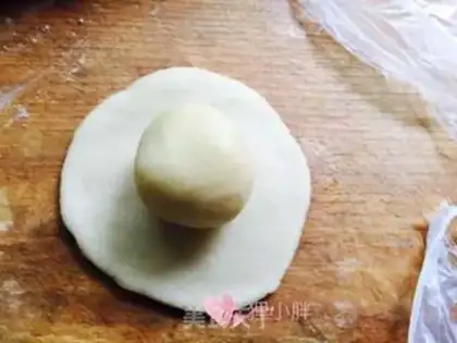 Make The egg yolk mooncake step 7
