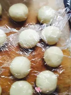 Make The egg yolk mooncake step 9