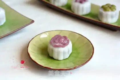 Make Ice-covered red bean mooncake step 14