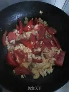 Make Tomato fried eggs step 4