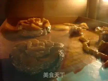 Make Creative moon cake step 26