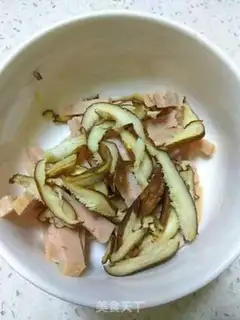 Make radish shrimp step 1