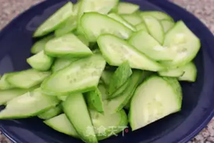 Make Cucumber beef step 0
