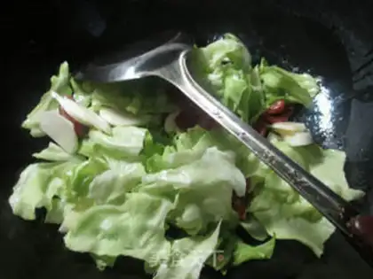 Make White sausage and cabbage step 2