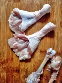 Make A fragrance chicken leg bun step 0
