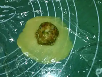 Make A wide-range Penang moon cake step 14