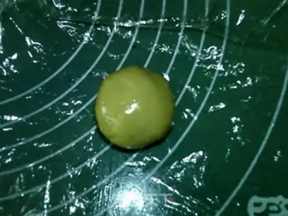 Make A wide-range Penang moon cake step 15