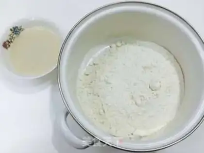 Make Rose buns step 0
