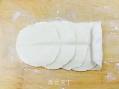 Make Rose buns step 5