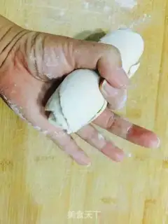 Make Rose buns step 7