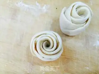 Make Rose buns step 9
