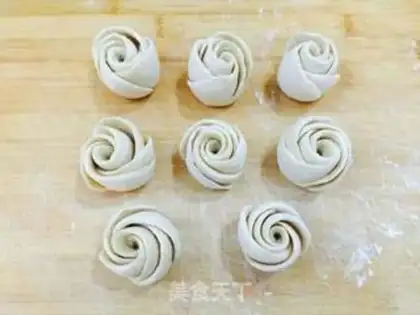 Make Rose buns step 10