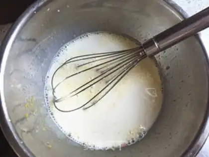 Make Gold and milk moon cakes step 5