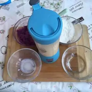 Make Milk, eggs, chips step 1