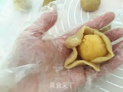 Make Gold and milk moon cakes step 14