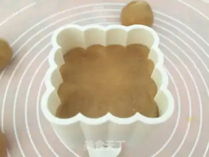 Make Gold and milk moon cakes step 16