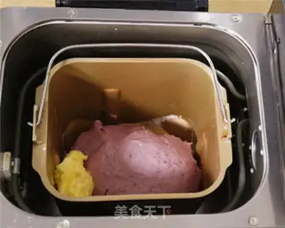 Make Milky-sweet potato bread step 3
