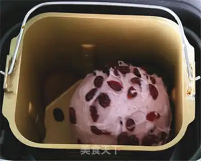 Make Milky-sweet potato bread step 4