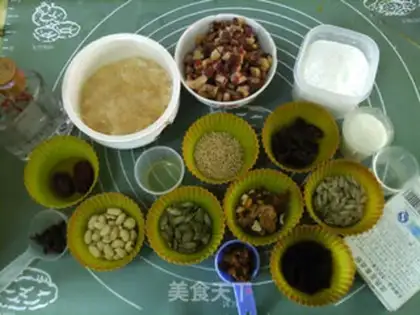 Make A broad ham moon cake step 2