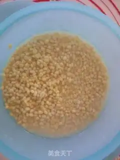 Make Two green bean cakes step 0