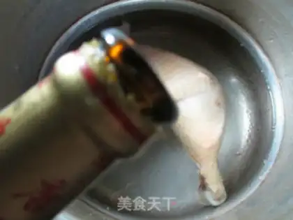 Make The green mushroom chicken leg soup step 2