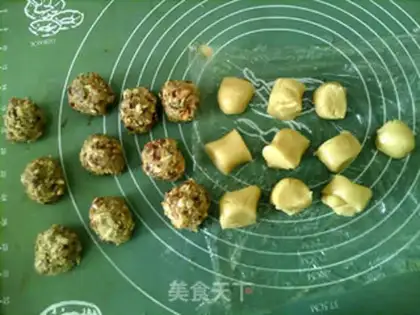 Make A broad ham moon cake step 11