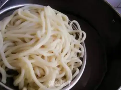 Make Curry beef noodles step 8