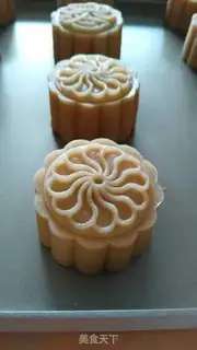 Make A wide-range cranberry green bean moon cake step 9