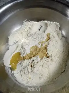 Make Sunflower mooncake step 3