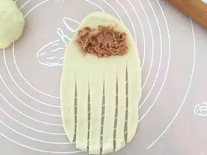 Make ♪ Squeeze the raisins ♪ step 3